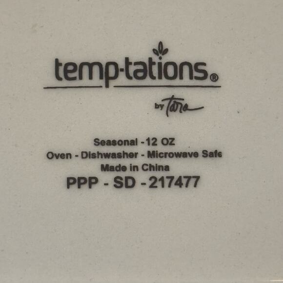 Temptations Retired Holiday Christmas Baking Dish Holly Berries Peppermint 12 Oz - Picture 5 of 6